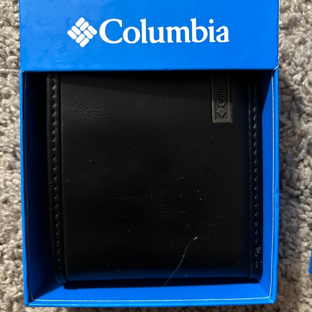 Columbia wallet
